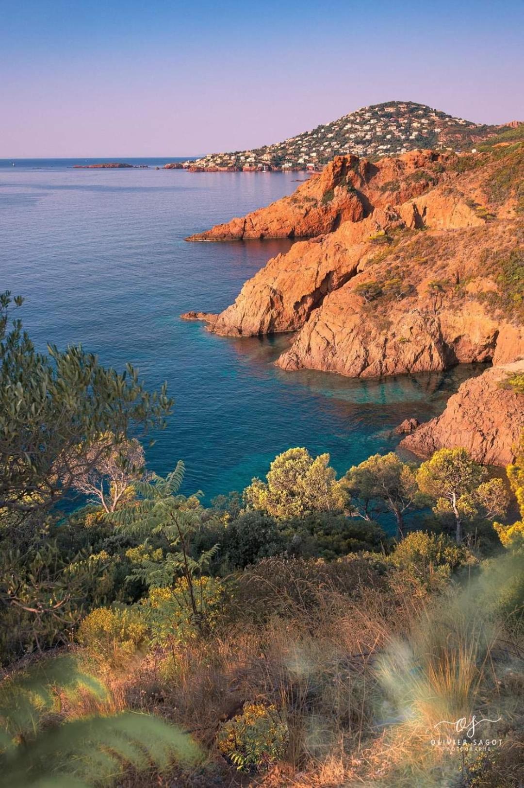 Petit Paradis Vue Mer- Plage Et Calanques A 3 Mn Saint-Raphaël Eksteriør bilde